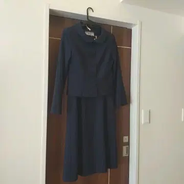 미착용 새상품 르네 수험 앙상블 38 미드나이트 네이비