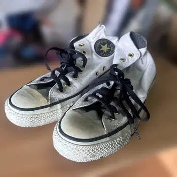 컨버스 화이트 하이컷 스니커즈