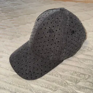 ZARA 큐빅 데님 캡