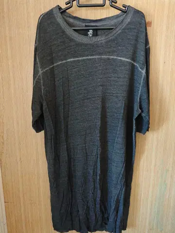 XL 블랙 오일 롱T셔츠