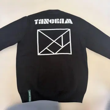 새상품급! TANGRAM 블랙 크루넥 스웨터 타그램