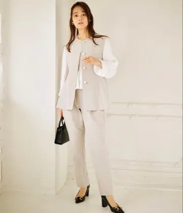 그레이 수트 셋업 플리츠 소매 포함