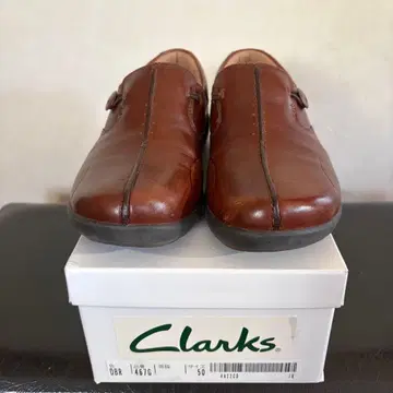 클락스 천연 가죽 컴포트 플랫슈즈 여성용 24.5cm