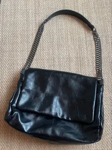 ZARA 락 플랩 숄더백