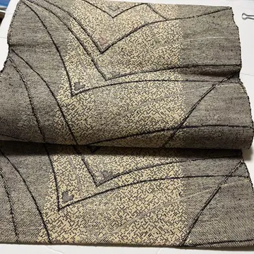 나고야 오비 블랙과 베이지 기하학 패턴