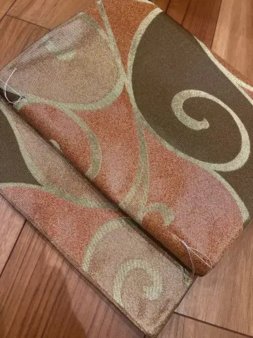 후쿠로 오비 찻빛 계열 당초 무늬 시치기 포함 미사용 새상품급