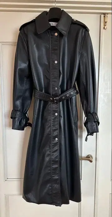 새상품급 ZARA 인조 가죽 롱 코트 블랙 XS 자라