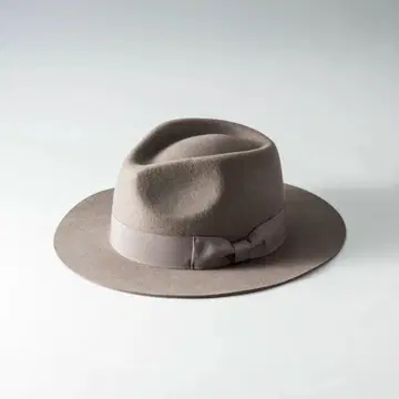 MIDDLE BRIM FLAT HAT
