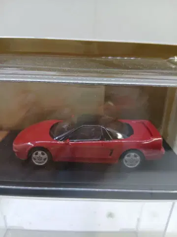 혼다 NSX 1/43 스케일 모델 레드