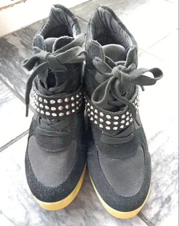 스티브 마든 스터드 장식 블랙 스웨이드 부티 y2k