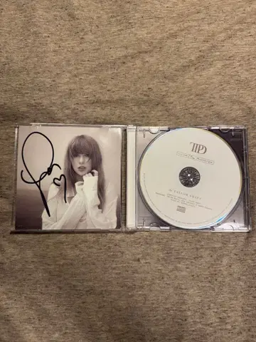 Taylor Swift TTPD 사인 포함