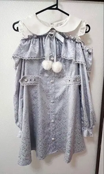 Ank Rouge 퐁퐁 리본 오프숄더 OP