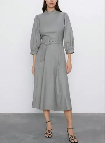 ZARA 하운드투스 하이넥 플레어 원피스