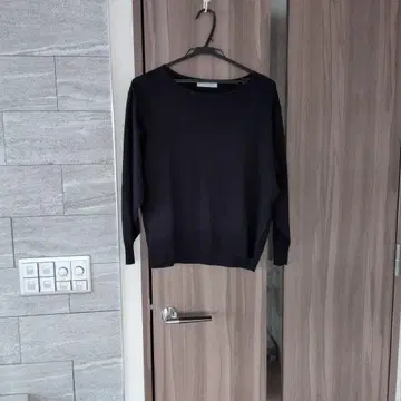 M-PREMIER 네이비 긴팔 니트