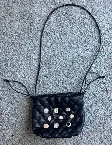 유나이티드 애로우즈 모티브 비쥬 숄더백