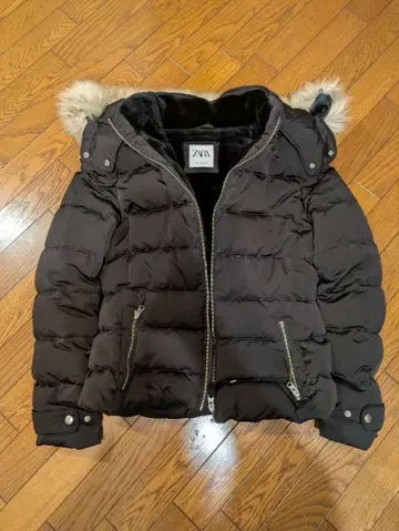 ZARA 블랙 다운 자켓 퍼 포함