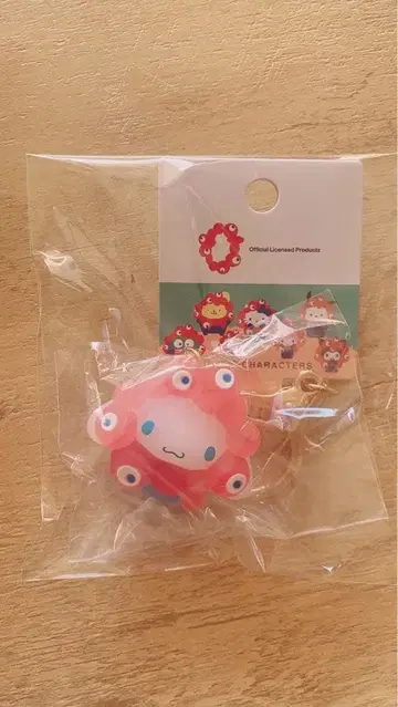 산리오 미야쿠미야쿠 클리어 컬러 시나몬