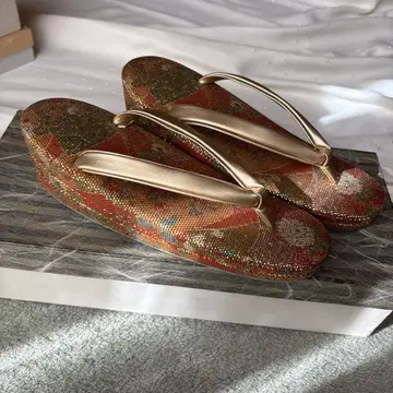 일본 의류용 조리 다채로운 컬러 디자인 금색 샌들 끈