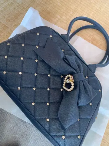 빅 리본 퀼팅 스포티 백 네이비 이타백 A4