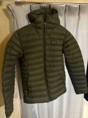 patagonia 다운 스웨터 후디 사이즈 S