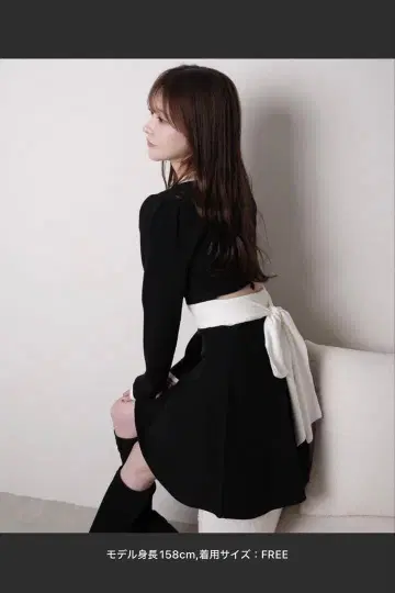 백리본 바이컬러 플레어 원피스 블랙