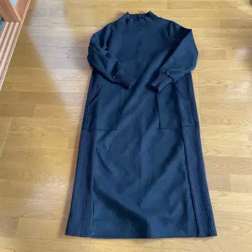 새상품급 블랙 스웨이드 롱 원피스