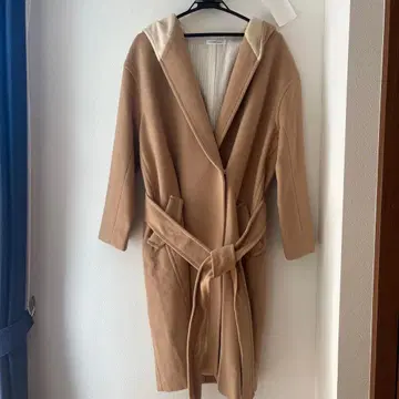 미착용 페이턴 플레이스 후드 부착 베이지 롱 코트 빅 사이즈