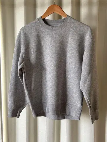 UNIQLO 오버 사이즈 스웨트 셔츠