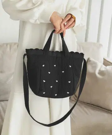 hichan x Donoban 콜라보 스캘럽 토트백 블랙