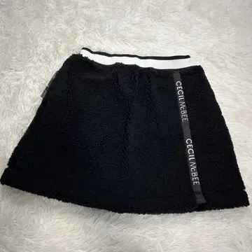 미사용 새상품 세실 맥비 여성용 골프 보아 스커트 M 사이즈 블랙