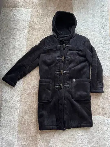 Orcival 페이크 무스탕 더플 코트 블랙