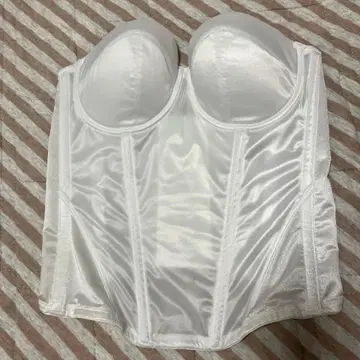 [ Triumph ] 브라이덜 이너 E70 화이트