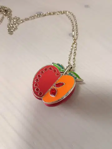 ANNA SUI 사과 목걸이