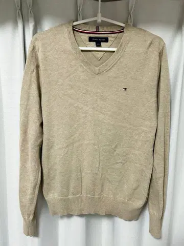 [ 새상품급 ] TOMMY HILFIGER 베이지 V넥 스웨터