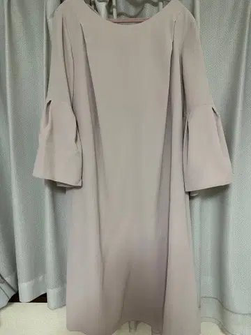 [ 미사용 ] 플레어 슬리브 옅은 핑크 원피스 46