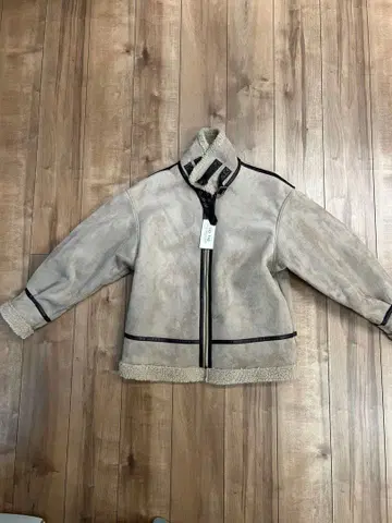 tip top 후드 부착 무스탕 코트