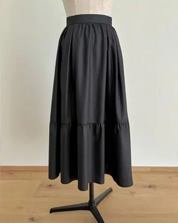 마그놀리아 컬렉션 모치즈키 준코 선생님 스커트 블랙