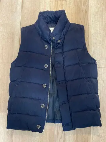 네이비 후드 부착 다운 베스트