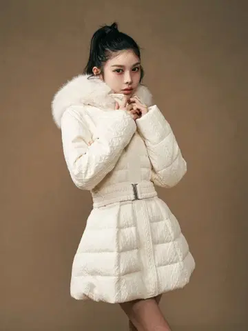 Darich 화이트 퍼 니트 패턴 다운 자켓