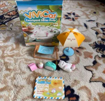 POP MART ViViCat Courtyard Series Prop