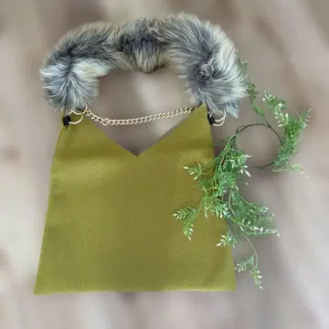 미사용 새상품 ADORE 올리브 그린 숄더백