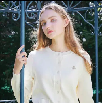 CAPRINO 아이보리 가디건