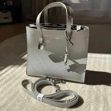 마크 제이콥스 화이트 가죽 미니 토트백