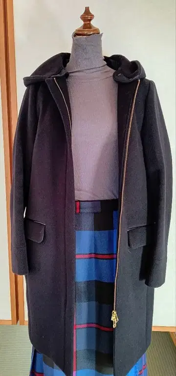 네이비 후드 부착 코트