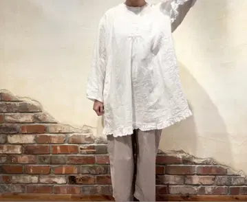 네스트로브 오미 표백 린넨 프티 프릴 튜닉