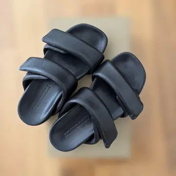 포모도로 가죽 샌들