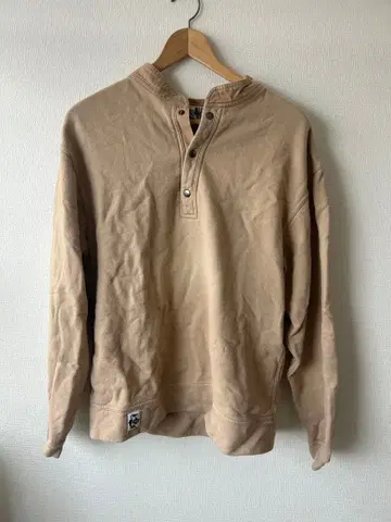 CHUMS 베이지 버튼 하프넥 L 사이즈