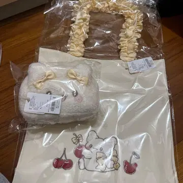 메종 드 플뢰르 하나마루 유령 스퀘어 프릴 핸들 토트 파우치