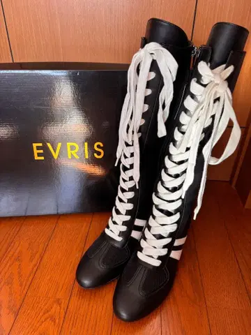 EVRIS 블랙 레이스업 롱 부츠