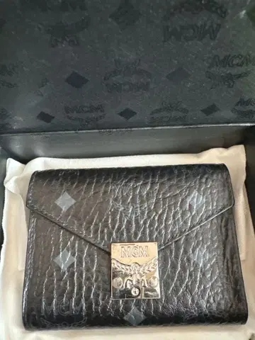 MCM 패트리샤 플랩 월렛 3FldS 블랙